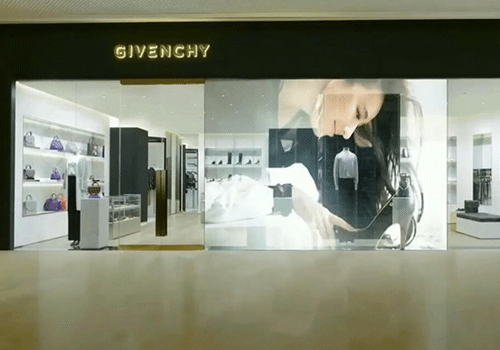 LED透明屏在市場(chǎng)上占據(jù)著重要位置!