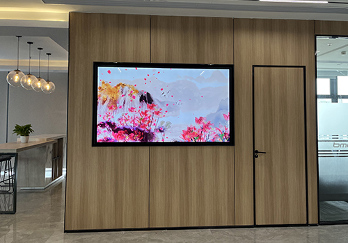 深圳藍晨科技觸摸廣告機案例