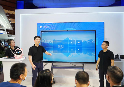 會議平板、拼接屏、LED屏三者誰更適合會議室?