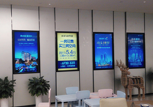 液晶廣告機價格差異巨大的四大主要原因